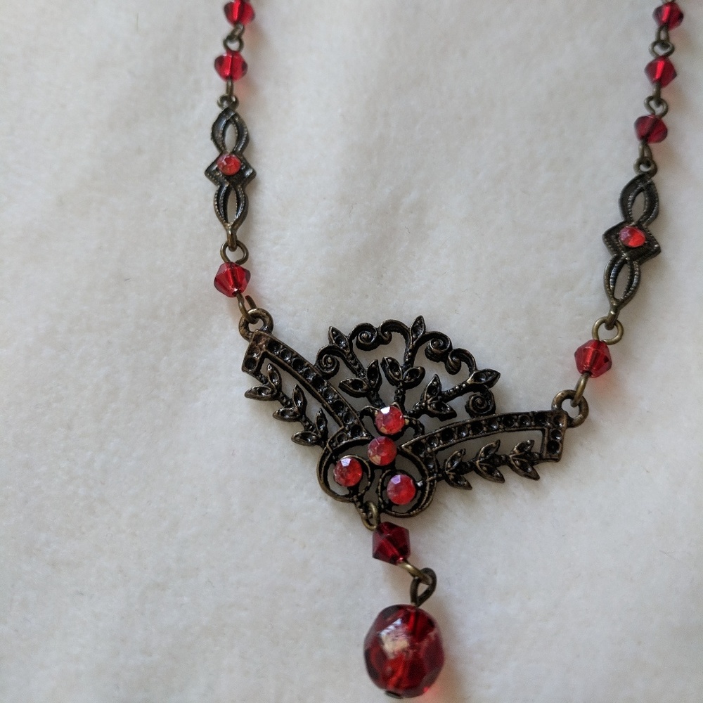 Vintage-style Mini Statement necklace
